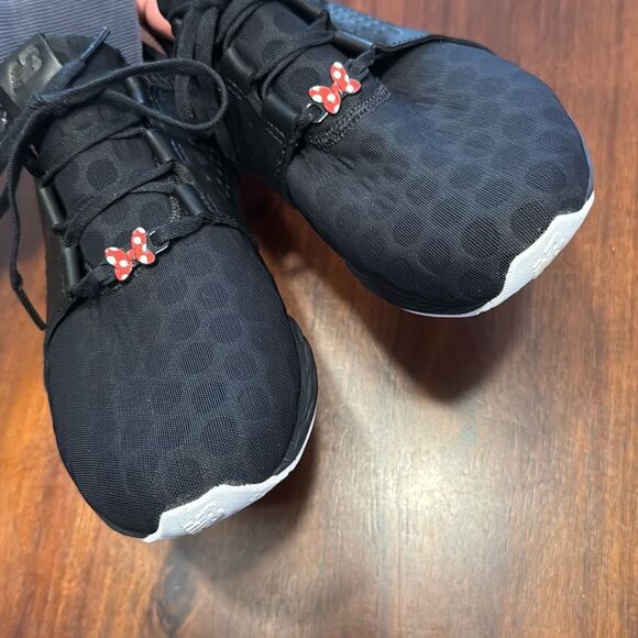**RARE*** New Balance MINNIE MOUSE SNEAKERS - Picture 2 of 8